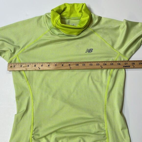 New Balance Neon Green Funnel Neck Long Sleeve Running Top Women’s Sz S - Picture 6 of 8